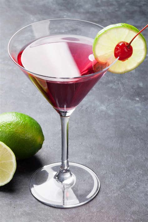 17 Easy Purple Cocktails - IzzyCooking