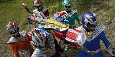 Power Rangers Updates An Iconic 1990s Weapon Every Mighty Morphin Fan Loved