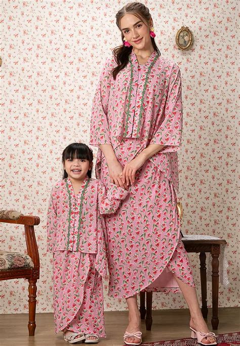 Buy Lubna ZATI HANDKERCHIEF KEBAYA SET 2025 Online ZALORA Philippines