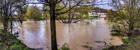 Unwetter im Saarland Starkregen sorgt für überflutete Straßen und Felder