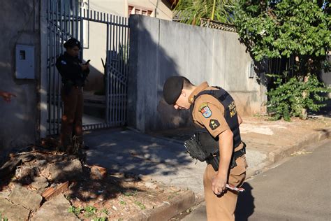 Casa é alvejada por tiros no parque Dom Pedro II em Umuarama Jornal