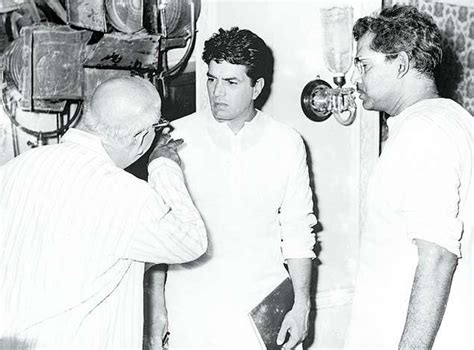 Hrishikesh Mukherjee Birth Anniversary Know Interesting Facts About