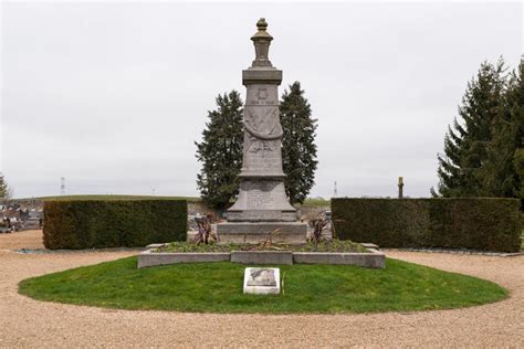 Monument Toury Les Monuments Aux Morts