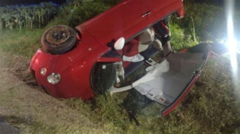 Excarcelan A Una Persona Que Qued Atrapada Tras Volcar Su Coche En