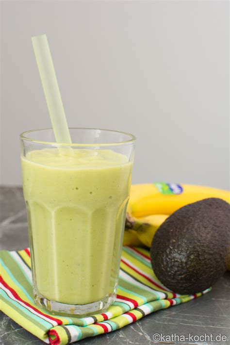 Cremiger Banane Avocado Smoothie Mit Mango Katha Kocht