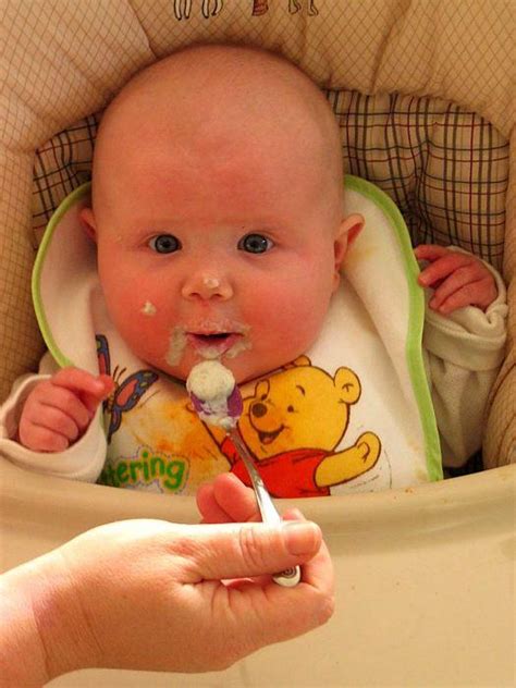 Amaze Pics & Vids: Eat Like This - Funny Babies Eating Photos...