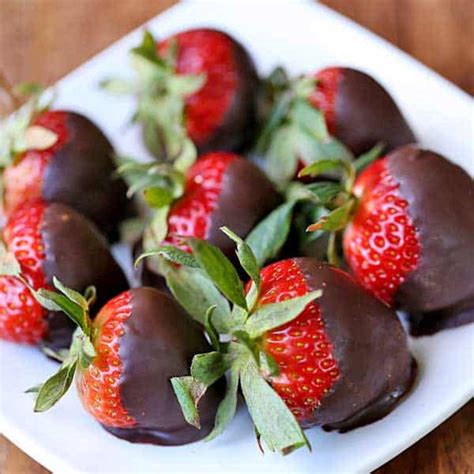 Dark Chocolate Covered Strawberries - Healthy Recipes Blog