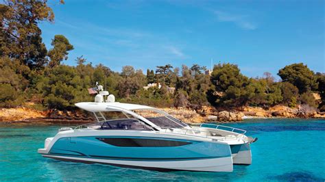 Four Winns TH36 Außergewöhnlicher Katamaran mit innovativem Design BOOTE