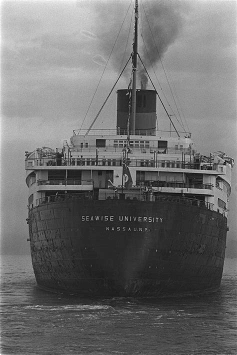 Old Hong Kongs 50 Year Old Shipwreck How The Worlds Largest Boat