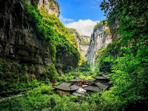 chongqing wulong karst day trip  natural bridges longshuixia