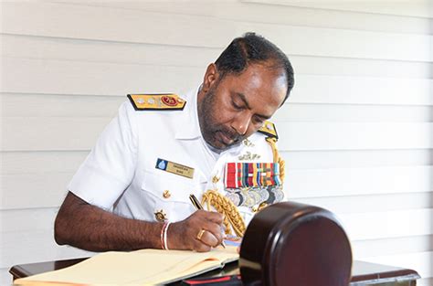 Rear Admiral Sanjeewa Dias Honoured In Farewell Salute