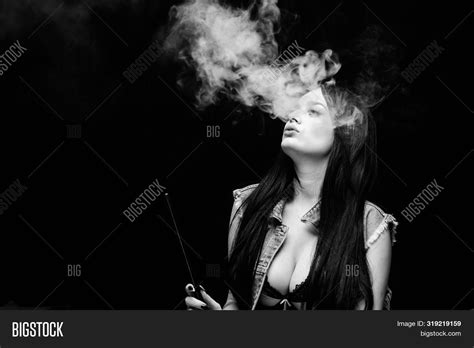 Imagen Y Foto Vaping Sexy Prueba Gratis Bigstock