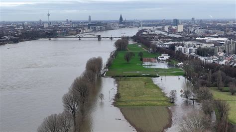 Unwetter Hochwasserlage angespannt Viele Pegel über Schwellenwert