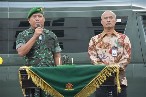 Bri Serahkan Bantuan Kendaraan Unit Toyota Hiace Untuk Menunjang