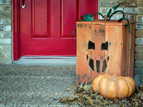 70 Ideas For Spooky Halloween Porch Decorations Hgtv