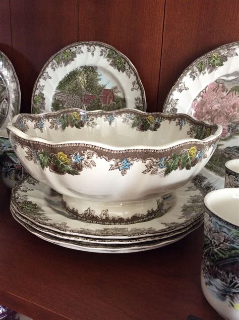 Friendly Village scalloped bowl | Antique dishes, Friendly village ...