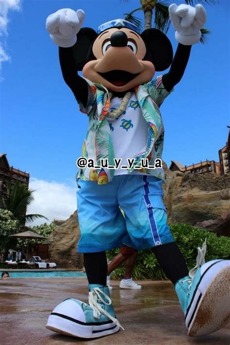 Pin By Tyler Hays On Mickey Minnie Summertime Mickey Mouse Disney