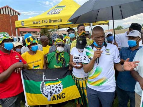 Magashule supporters storm Bloemfontein ahead of court - Swisher Post