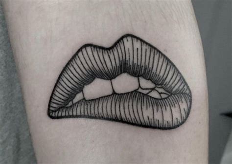 5 Tatuaje De Labios Rojos Article Labios Tatuados Letra