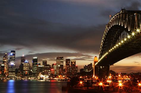 Cloudy City Wallpapers - Top Free Cloudy City Backgrounds - WallpaperAccess