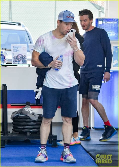 Mark Wahlberg Works Out With Fans at His F45 Gym - See Photos!: Photo ...