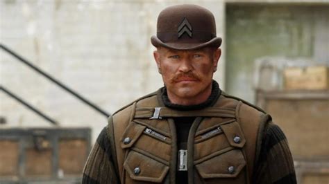 Capitão América Ator comenta possível retorno de Dum Dum Dugan ao MCU