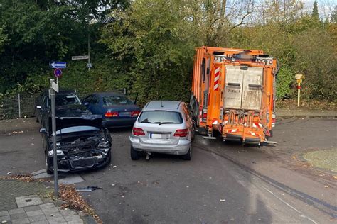 Unfall In Mettmann M Llwagen Rollt Ohne Fahrer Los Dann Wird S