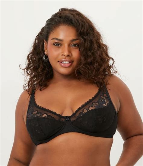 Sutiã em Renda Floral sem Bojo e Aro Curve Plus Size Preto