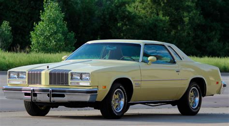 Auction Classic 1977 Oldsmobile Cutlass Supreme Creampuff Colonnade