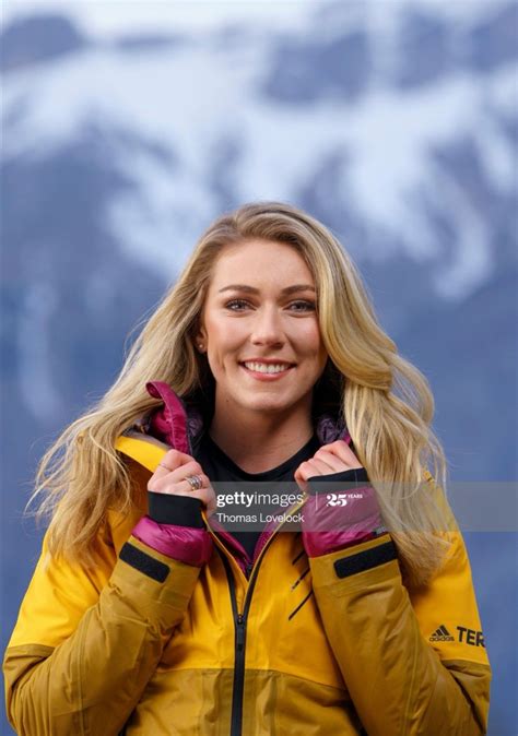 Pin Von John Goberni Auf Mikaela Shiffrin Hot Skifahren Sportler Skier