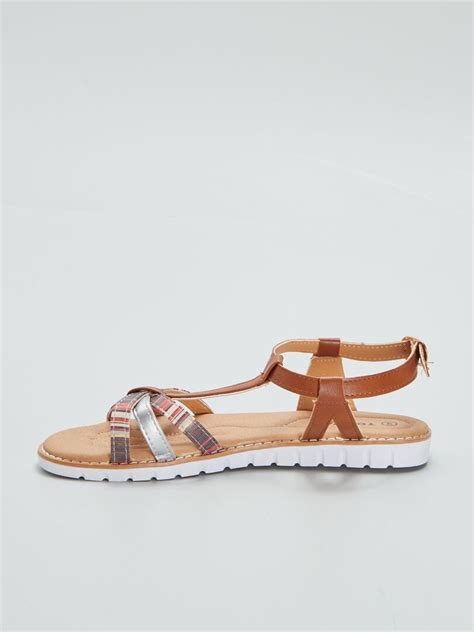 Sandalias Planas Con Tiras Trenzadas Marron Kiabi