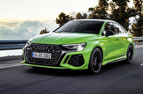 Audi RS 3 Sportback y Sedán 400 CV y conducción más deportiva para los