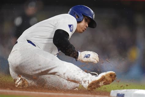 AP PHOTOS: Ohtani becomes majors' first 50-50 player in home runs and stolen bases - Yahoo Sports