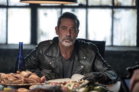 Jeffrey Dean Morgan reacts to Negan and Lucille Dead City reunion