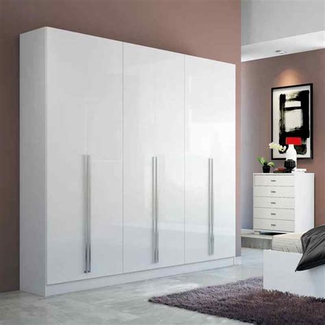 Trendy White Wardrobe Designs To Transform Your Space