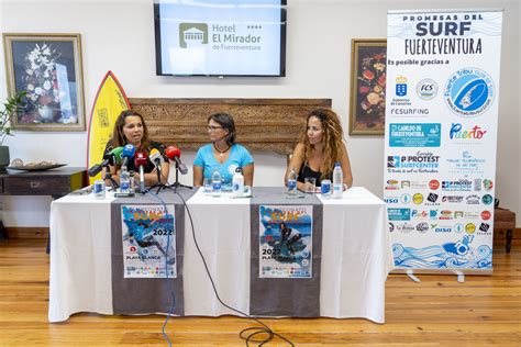 FOTO PRESENTACIÓN PROMESAS DEL SURF FUERTEVENTURA 2022 HOTEL EL