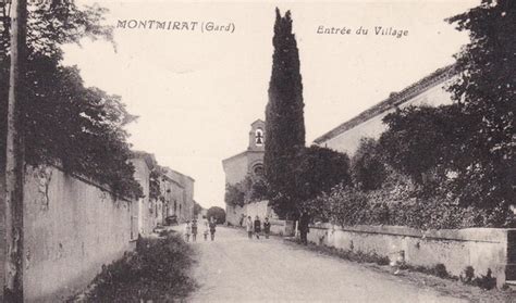 Montmirat Entree Du Village Carte Postale Ancienne Et Vue D