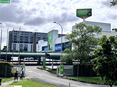 Giant Hypermarket Tampines Image Singapore