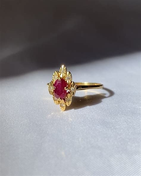 Bague Vintage Marguerite Rubis Diane Bijoux Uniques Et Vintage