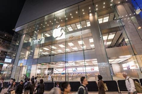 Apple S New Store In Hong Kong Features A Massive 30 Foot Glass Curtain Wall Cult Of Mac