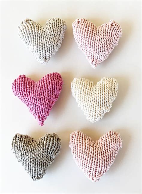 Free Knitted Heart Pattern (Easy + Quick Project) - Handy Little Me