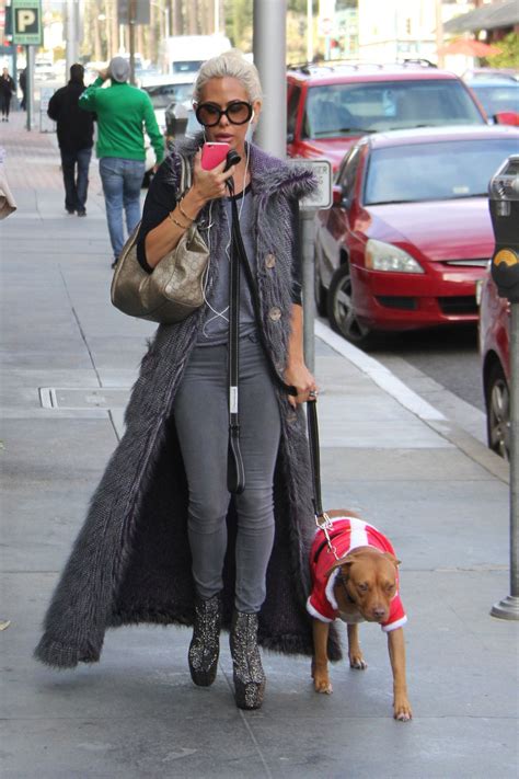 Shauna Sand – HawtCelebs