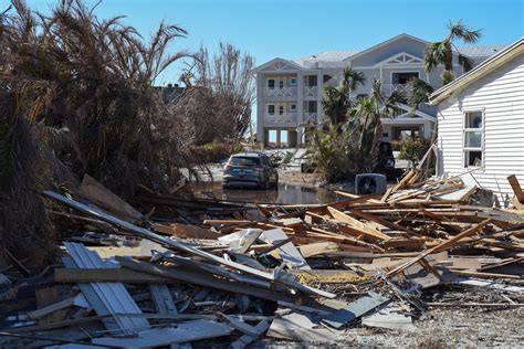 Sanibel residents return to hurricane-ravaged island by boat, await ...