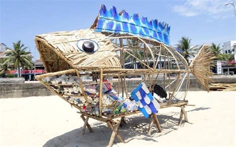 Crean contenedor con forma de pez para limpiar de basura plástica playa