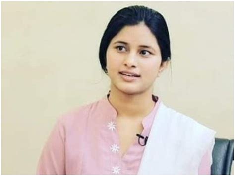 Upsc 2019 Delhi Lieutenant Governor Congratulates Daughter Of Delhi