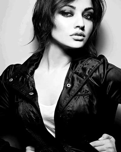 Sexy Fashion Neha Sharma Model Hairstyle In Bollywood