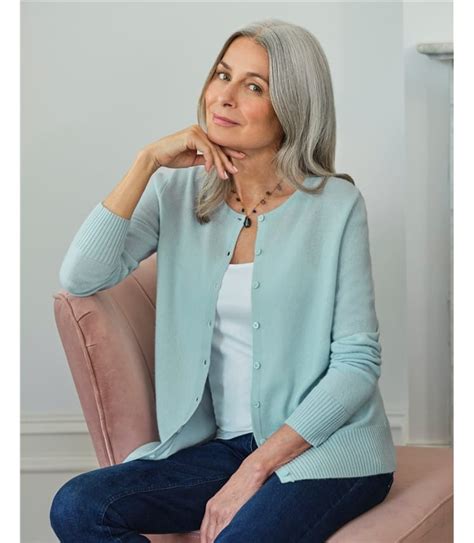 Soft Crystal Blue Pure Cashmere Luxurious Cashmere Crew Neck Cardigan