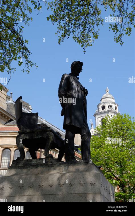 Abraham lincoln statue parliament square london hi-res stock ...