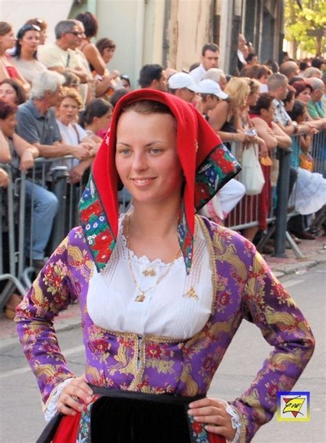 Sardinian Folk Costumes Costumi Sardi Baunei