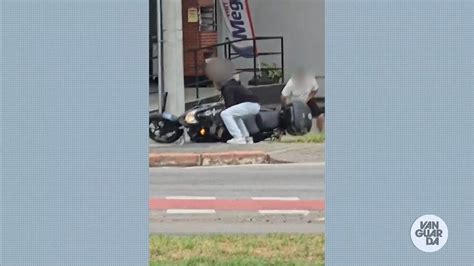 Pol Cia Prende Suspeito De Participar De Roubo De Moto Em S O Jos Dos